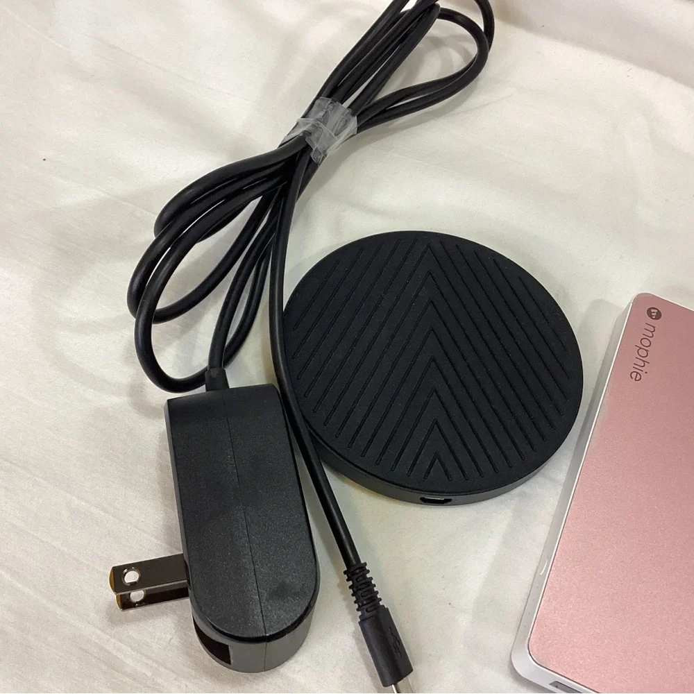 VERIZON Wireless Charging Pad AND MOPHIE CHARGER